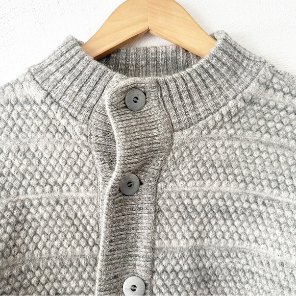 100% Pure New Wool Grey Button Up Knit Cardigan S.N.S Herning Size M - Picture 5 of 9